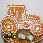 gateau-bapteme-forme-tracteur-chou-piece-montee