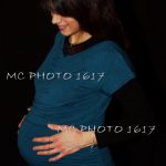 photo-femme-enceinte-studio-robe-bleue